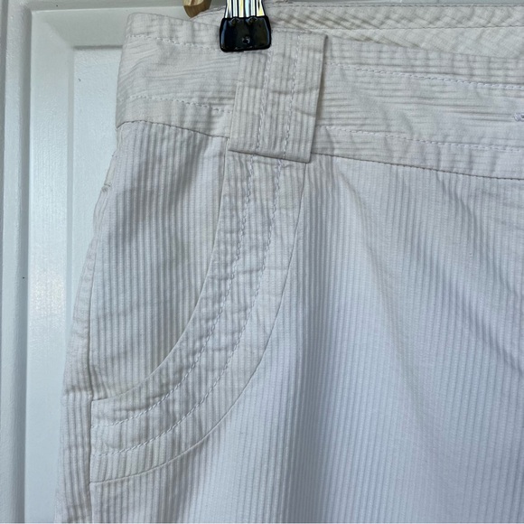 •Kenzie• Women’s Bermuda Length Shorts - Size 10 - Picture 3 of 7